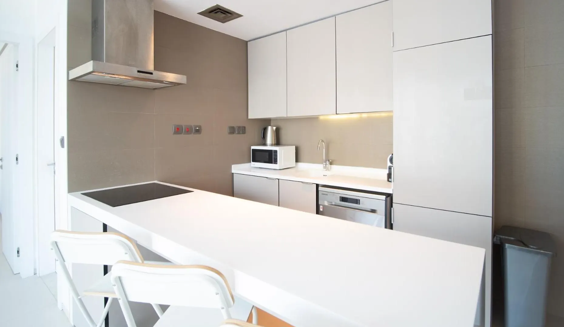 West Avenue 1Br Luxury Apartment, Dubai Marina Apartment